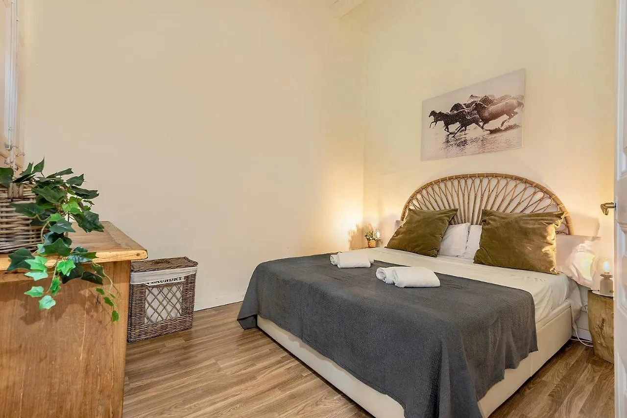 Apartment Clandestino Suites Barcelona Spain