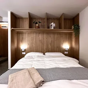Unique Living Born & Apartment