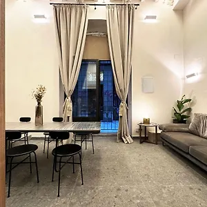 Oasis & Old Town Center Apartment